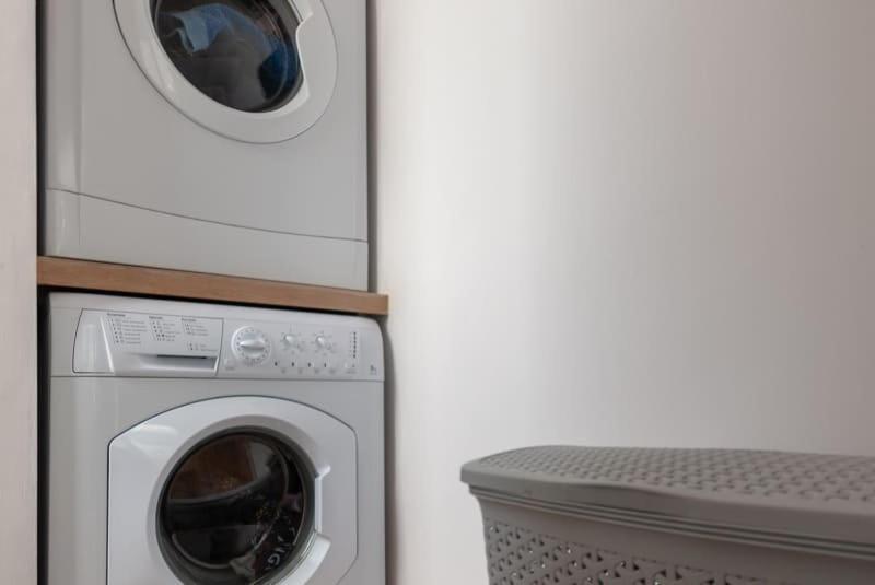 Private Bedroom With Private Bathroom In A Shared Apartment Gzira Esterno foto